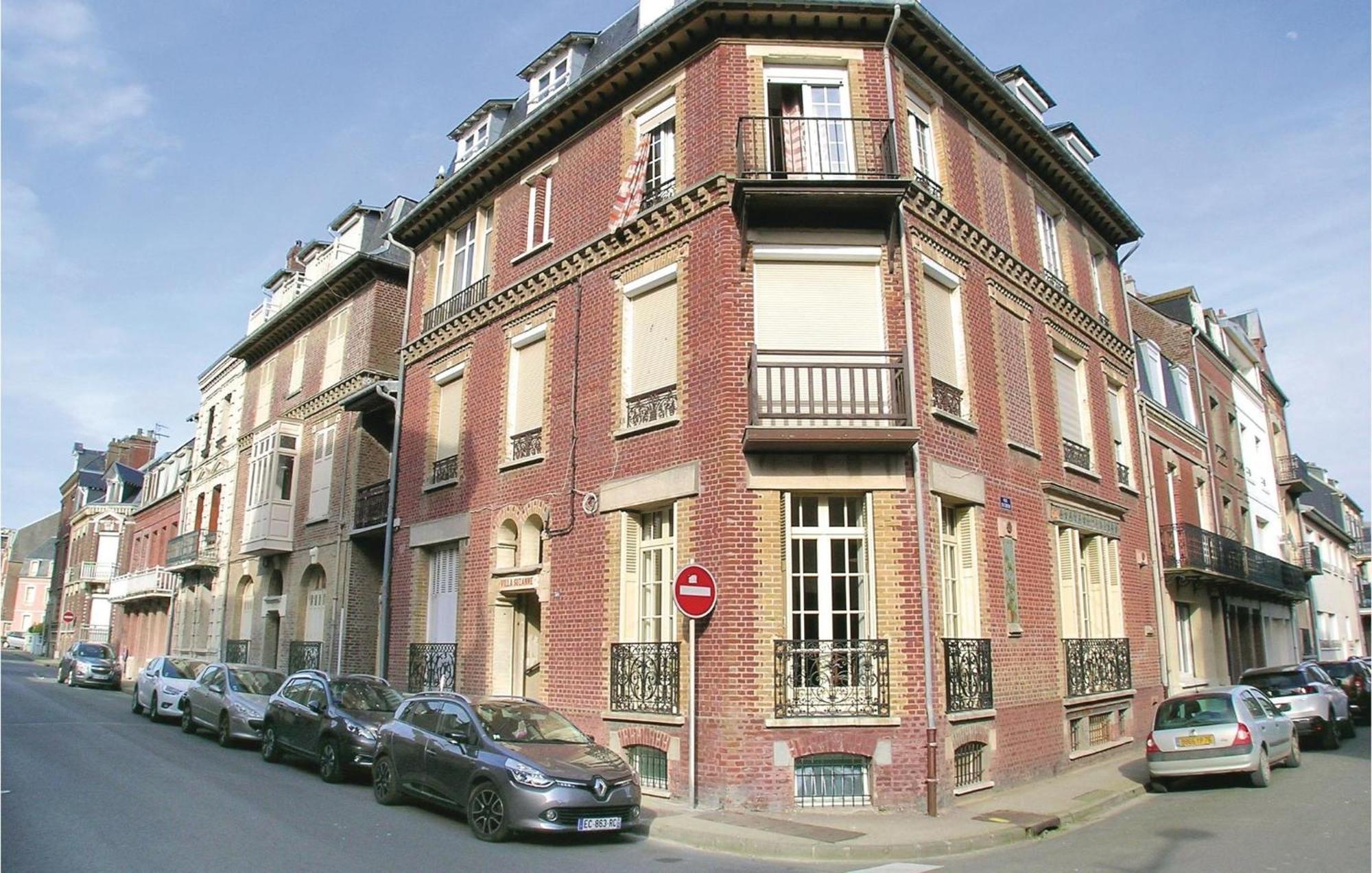 2 Bedroom Awesome Apartment In Mers-Les-Bains Eksteriør bilde